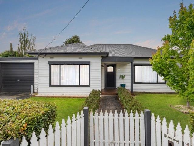 House for sale in Hamlyn Heights, Victoria
