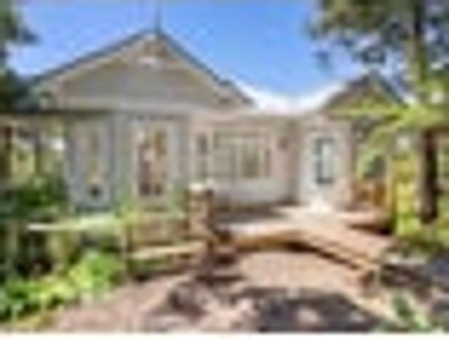 House for sale in Paremoremo, Oroua County