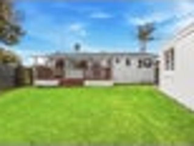 House for sale in Birkdale, Kaipātiki