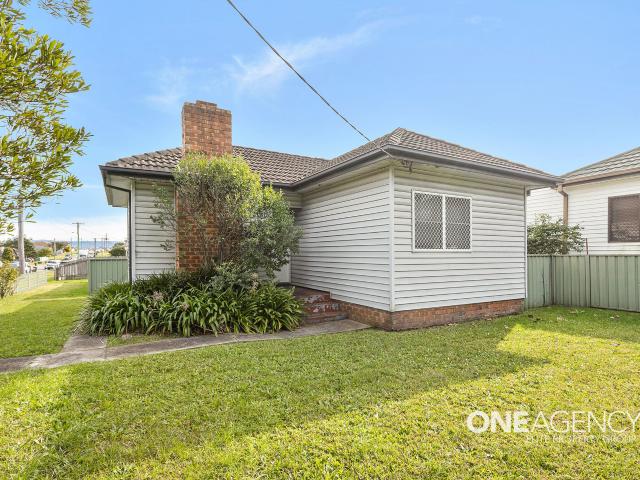 Granny Flat for rent in Wollongong West, New South Wales