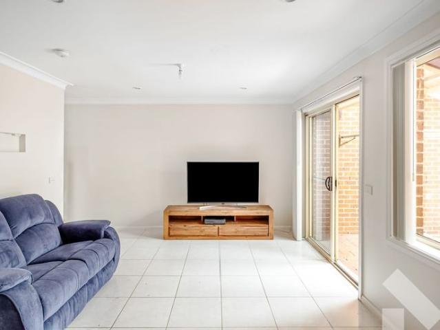 Townhouse for rent in Wollongong West, New South Wales
