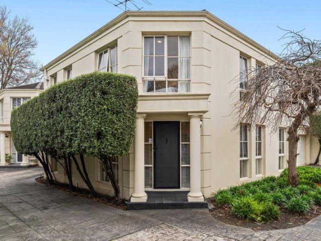Townhouse for sale in Camerons Creek, Victoria