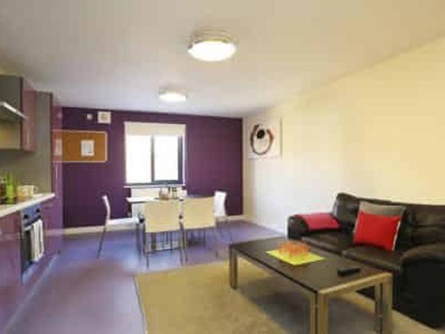 Room for rent in Barracks, The Bridge