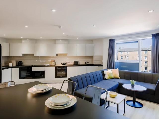 Room for rent in Hillside, Leith