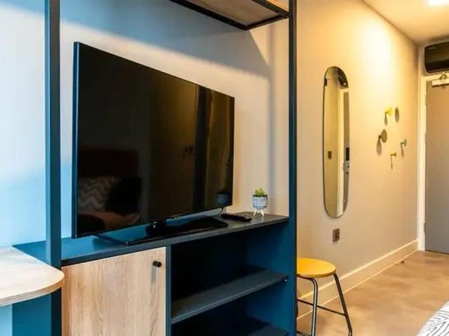 Room for rent in Slyfield, Westborough