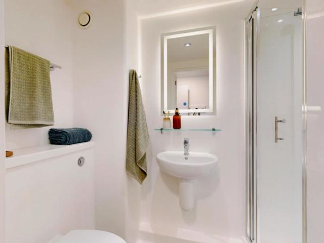 Room for rent in Haddon, East Midlands