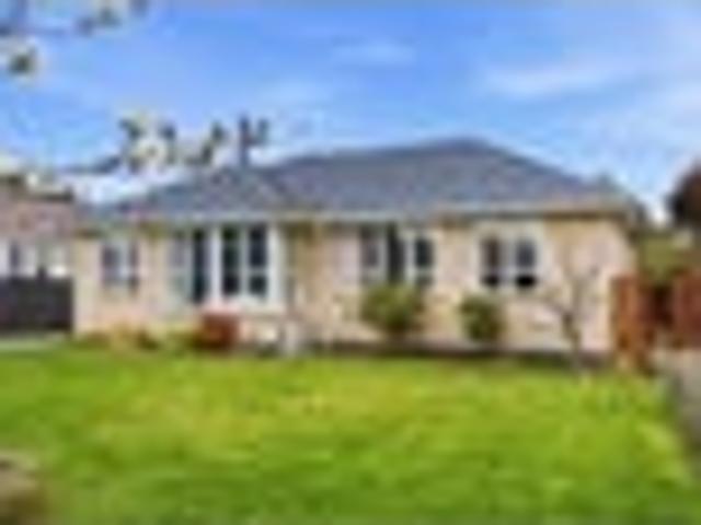 House for sale in Chaslands, Canterbury
