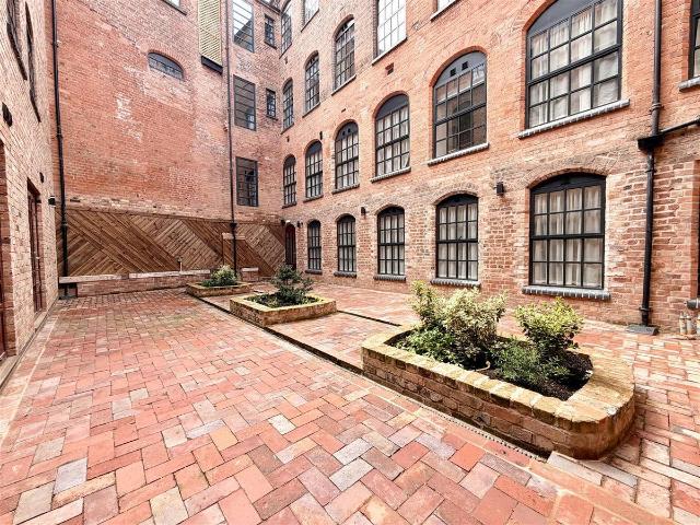 Studio for rent in St Ann's, Haddon
