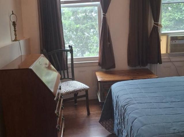 Room for rent in Arverne, New York