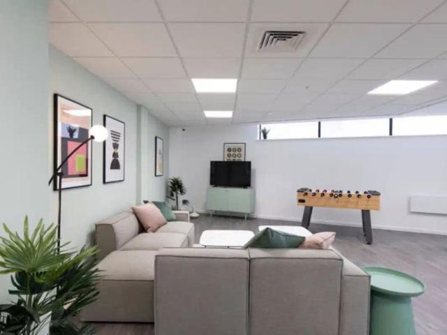 Studio for rent in Winnall, Hampshire
