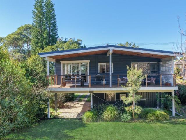 House for sale in Mollymook Beach, New South Wales