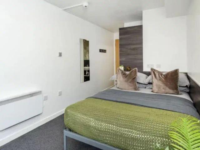 Room for rent in Calderstones