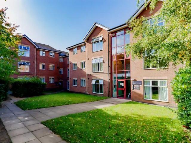 Room for rent in Calderstones
