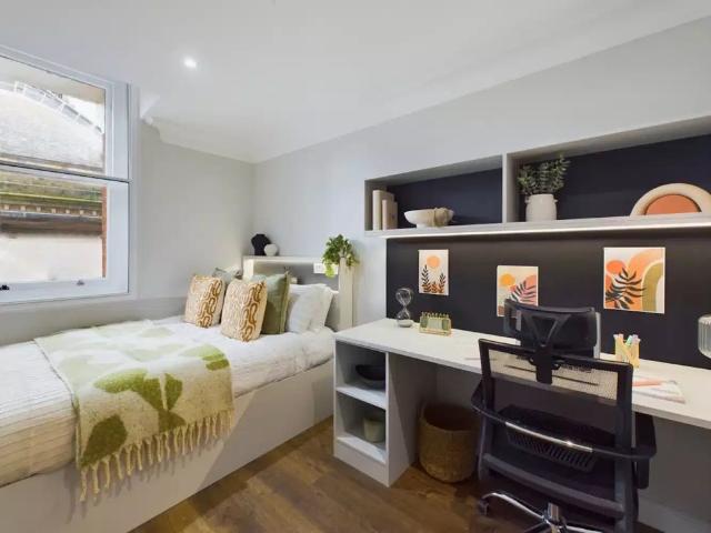 Studio for rent in Woodhouse, West Yorkshire