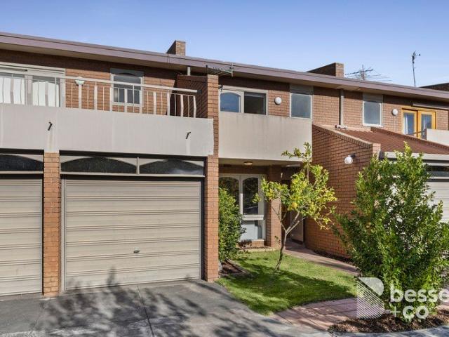 Townhouse for sale in Camerons Creek, Victoria