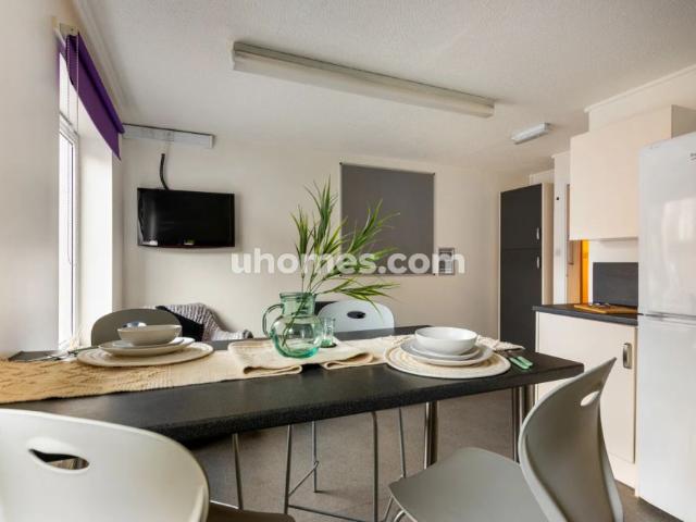 Room for rent in Lowfield, South Yorkshire