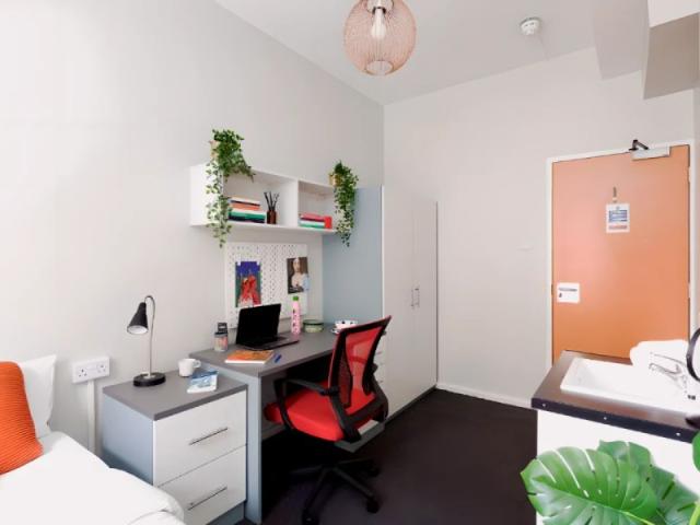 Room for rent in Westminster, Greater London
