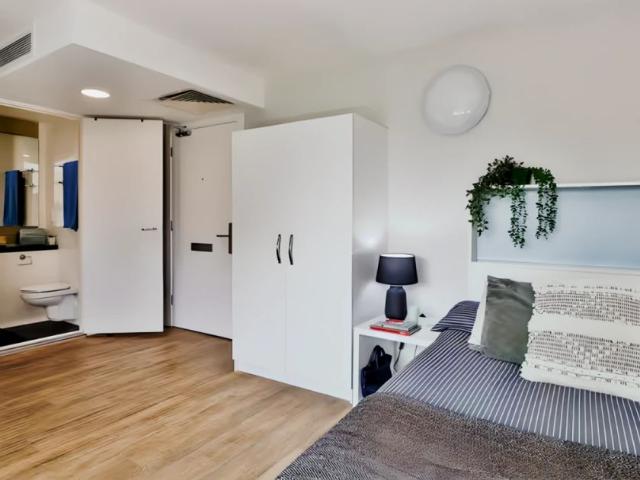 Studio for rent in Foss Islands, High Field
