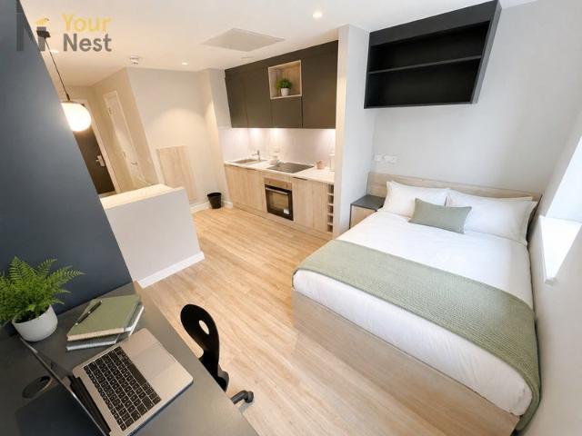 Studio for rent in West Yorkshire