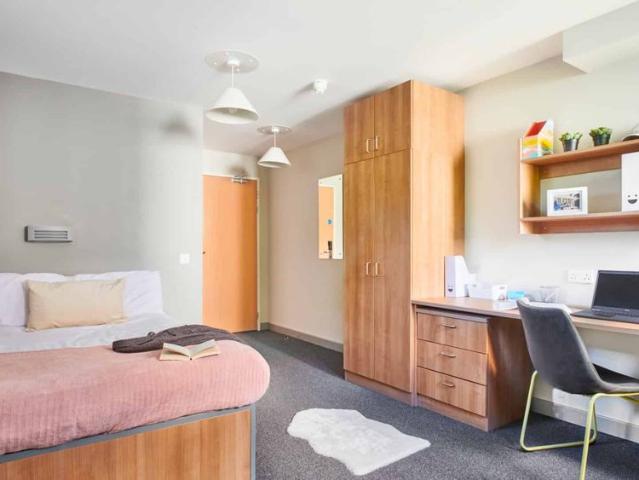 Studio for rent in Watergate, Devon
