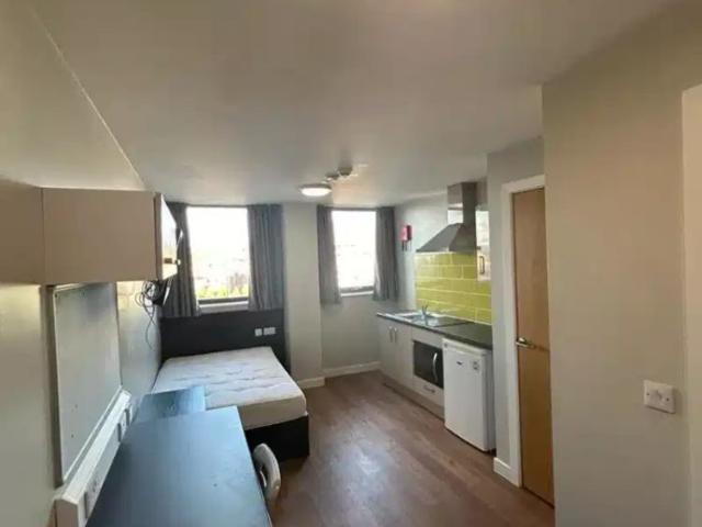 Studio for rent in City Centre, Isle Of Man