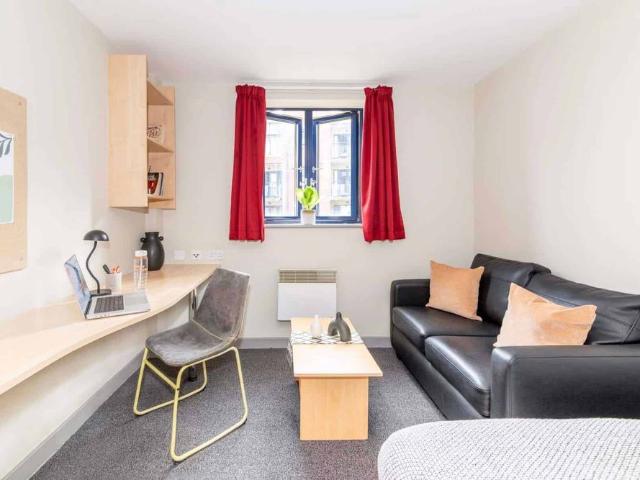 Studio for rent in Stokes Croft, Bristol