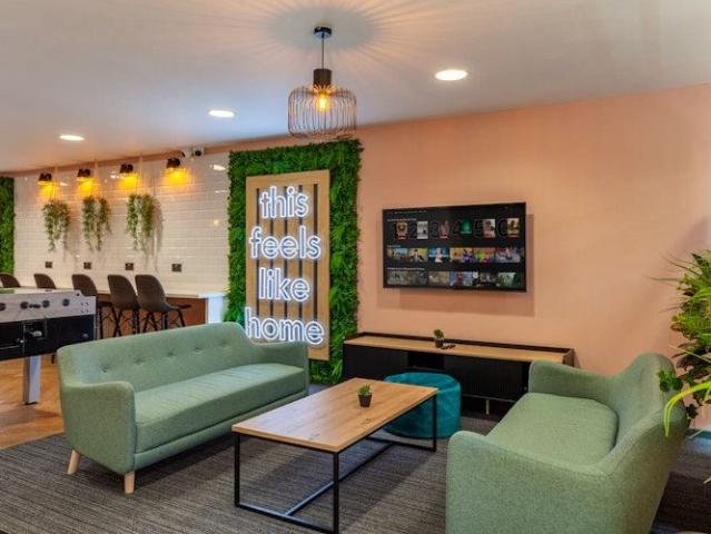 Studio for rent in Reading