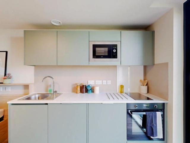 Studio for rent in Canley Gardens, West Midlands