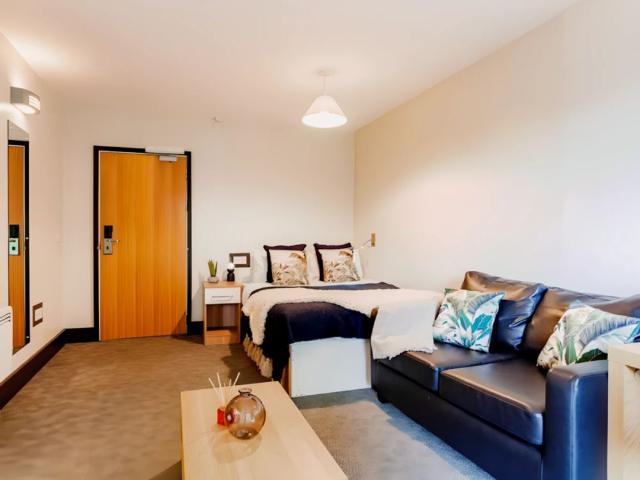 Studio for rent in Reading