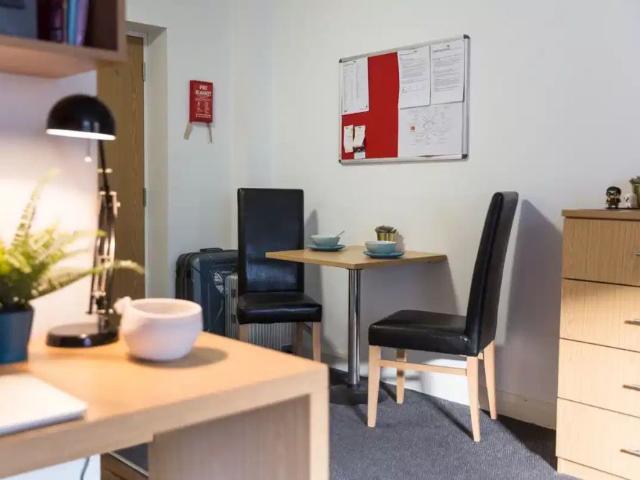 Studio for rent in Woodhouse, West Yorkshire