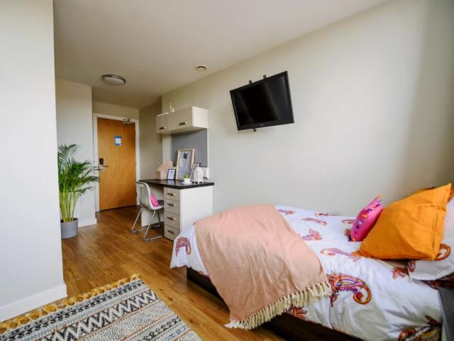 Studio for rent in City Centre, Isle Of Man
