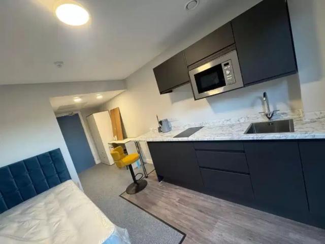 Studio for rent in All Saints, West Midlands