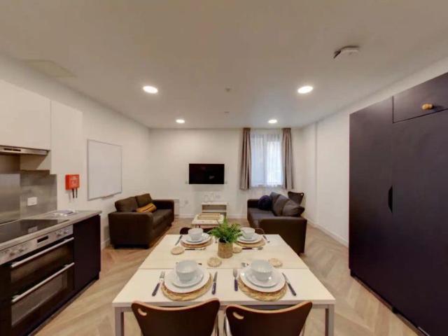 Studio for rent in Lansdowne, Springbourne