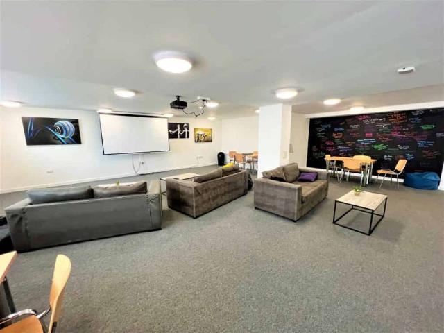 Studio for rent in Stoke, Stoke-on-Trent