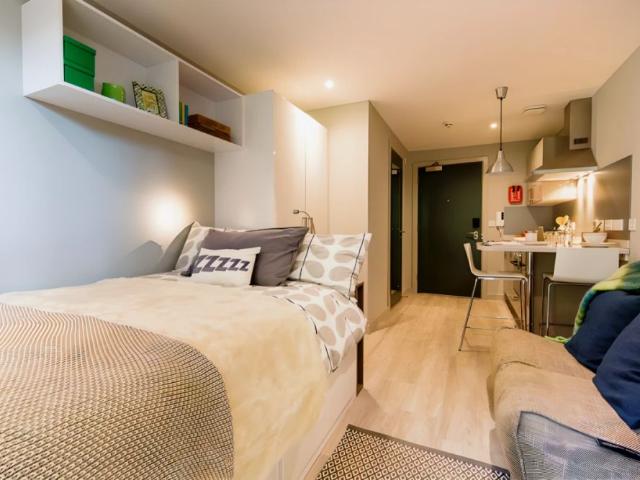 Studio for rent in Southside, Scotland
