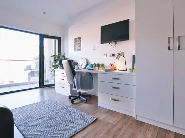 Studio for rent in Highfields, Old Wharf
