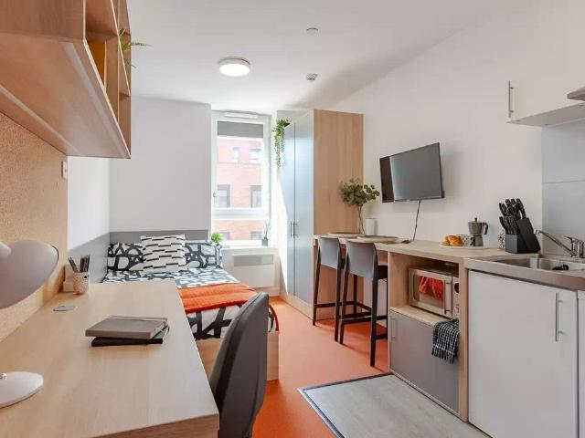 Studio for rent in Jewellery Quarter, Birmingham