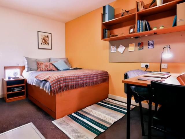 Studio for rent in Greaves, Bare