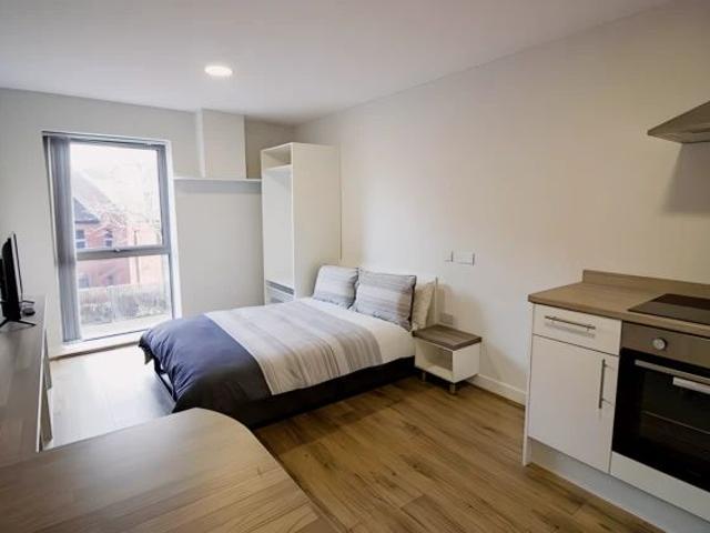 Studio for rent in St Ann's, Haddon