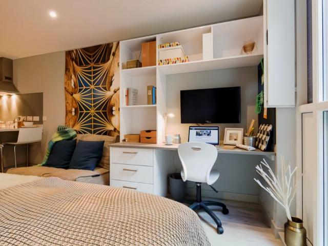 Studio for rent in Southside, Scotland