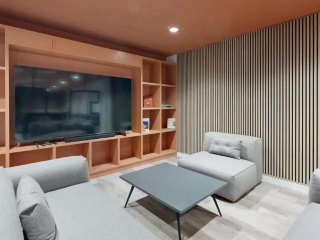 Studio for rent in West Yorkshire