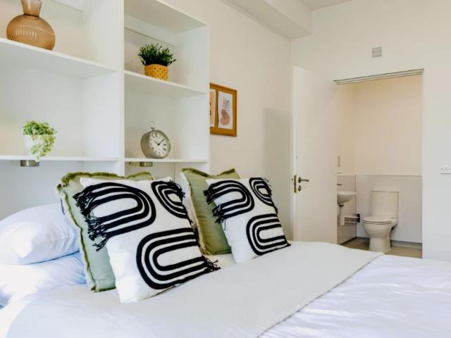 Studio for rent in Lipson Vale, Mount Wise
