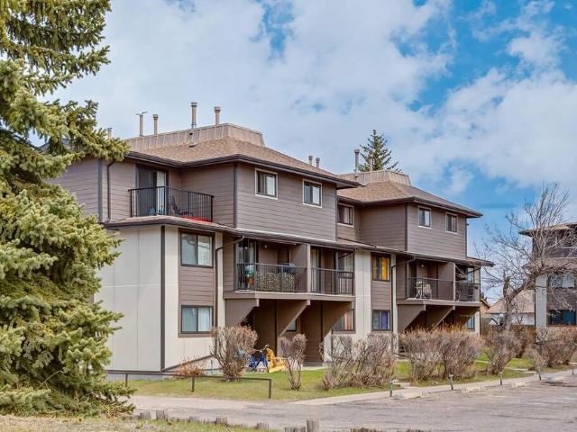 Townhouse for rent in Calgary, Alberta