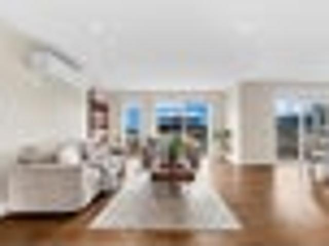 House for sale in Avondale