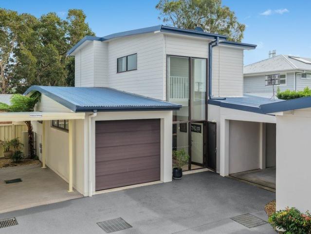 Townhouse for sale in Long Jetty, New South Wales