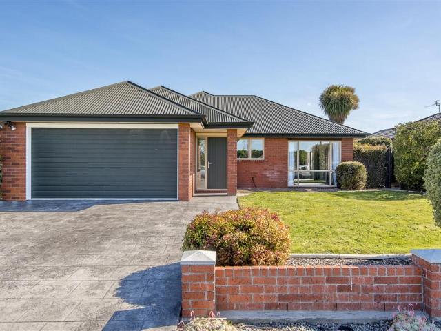 House for rent in Chaslands, Canterbury