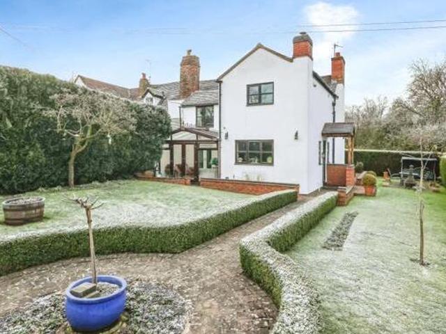 House for sale in Crookhill, Worcestershire