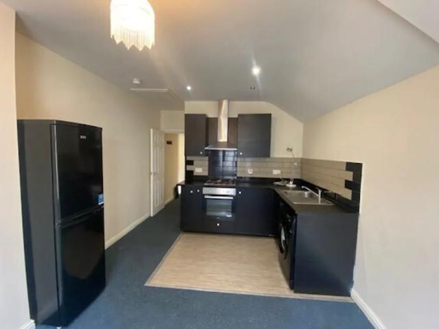 Apartment for rent in Plasnewydd, Falcon Lodge