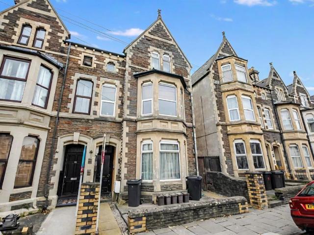 Apartment for rent in Plasnewydd, Falcon Lodge