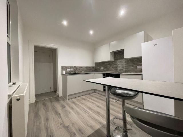 Apartment for rent in Plasnewydd, Falcon Lodge